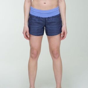 Lululemon Size 6 Wee Are From Space Cadet Blue‎ Tracker Shorts